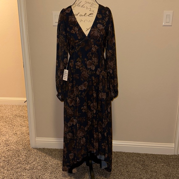 mia Joy Dresses & Skirts - Midnight blue floral dress hidden back zipper
